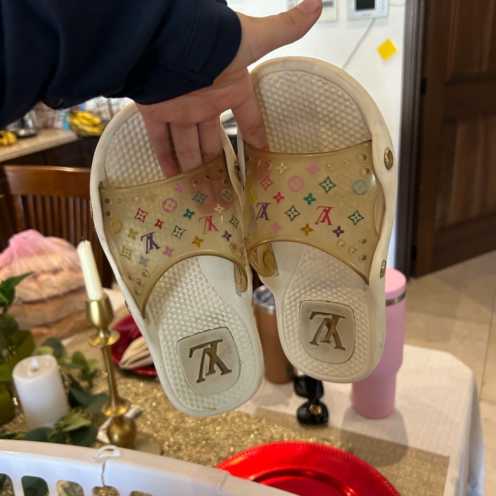 Vintage Lv slides
